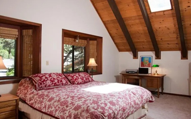 RedAwning Sutro Court Holiday home