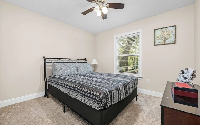 Niceville Dream Home Sleeps 13