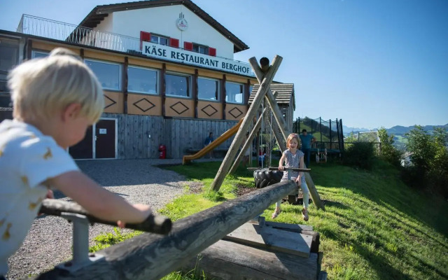 Restaurant And Kaeserei Berghof