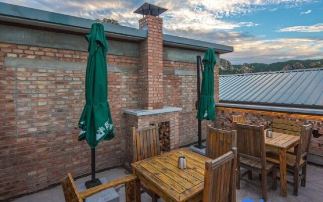 Rareyard Baihujian B&B