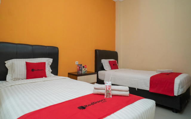 RedDoorz Syariah Plus near Cirebon Super Block Mall 2