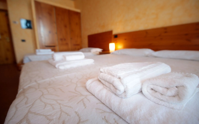 Pràcatinat Hotel & Restaurant