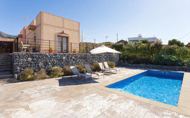 Casa Erques I y II