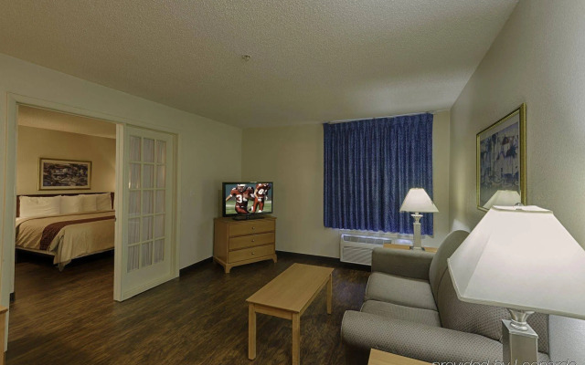 Red Roof Inn & Suites Savannah Airport