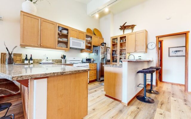 Snowcreek V #784 2 Bedroom Condo by RedAwning