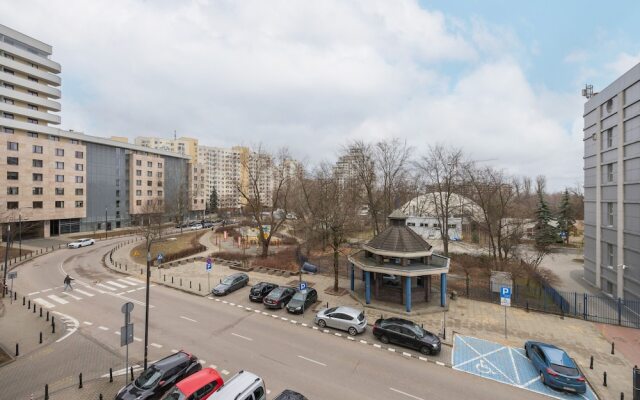 Spacious Studio & Parking by Renters