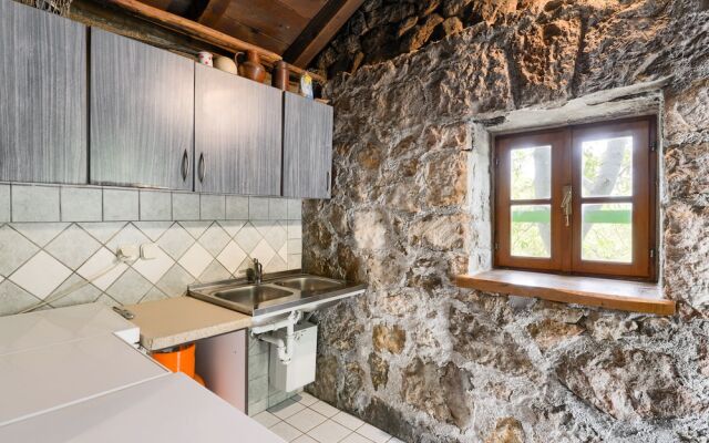 Traditional Stone House Adrian