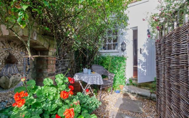 Magnificent, 13Th Century Cottage With Open Fireplace In The Lovely Town Of Rye