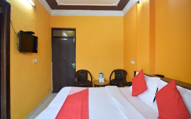 OYO 11637 Hotel Novelty