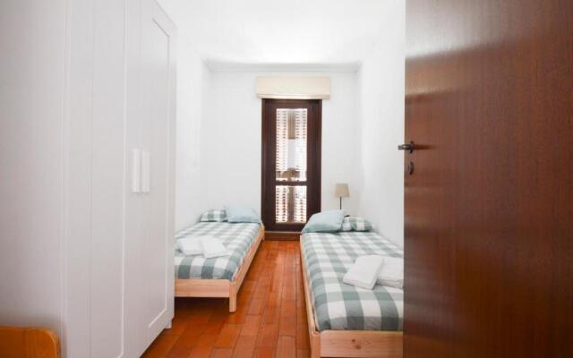 Sesimbra 99 - T2 Apartment