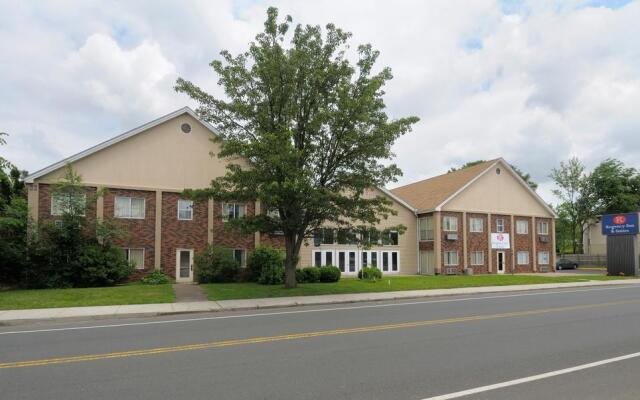 Baldwin Inn & Suites