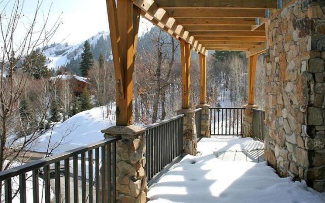 Elk Meadows by Stewart Mountain Lodging