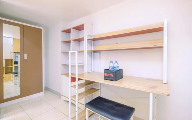 Best Homey and Minimalist Studio at Dave Apartment