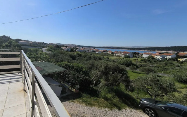 Serene Barbat Escape With Just Minutes From the Beach