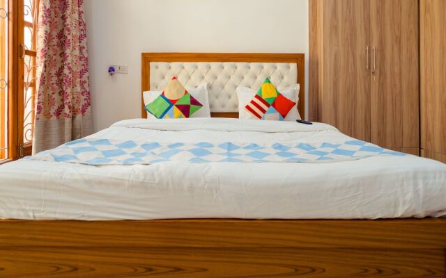 OYO 13499 Home 2BHK Simran Villa DIT