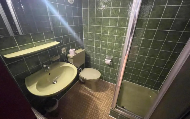 Beny Hotel Restaurant