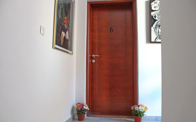 Balabusic One Bedroom Apartment No.6