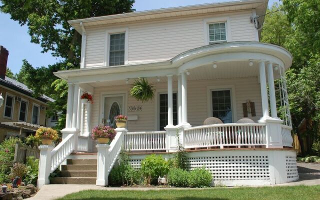 Accommodations Niagara Bed and Breakfast
