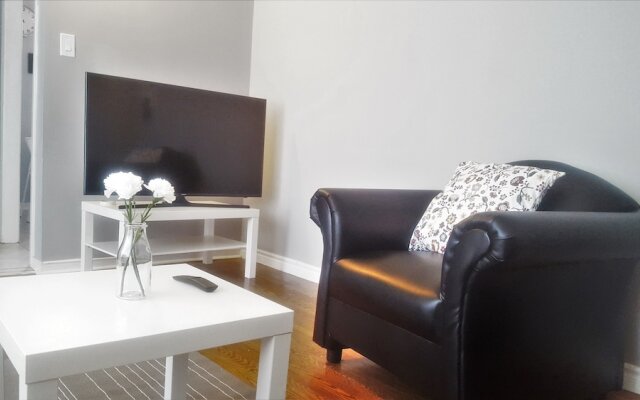 Lavish Suites - 4 Bedroom Guesthouse