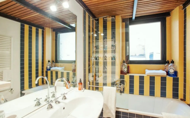 Portico - WR Apartments