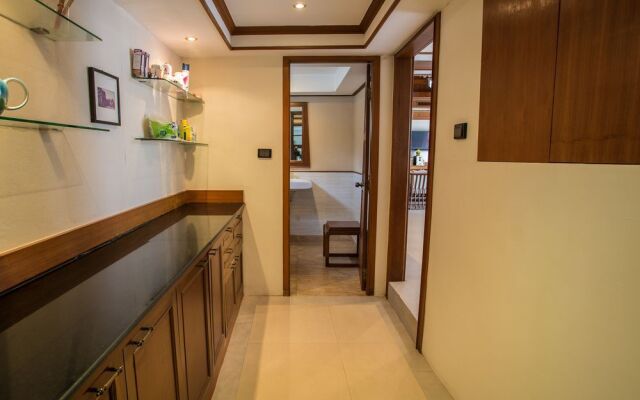 Sirinthara Villa 4 bed pool Nai Harn