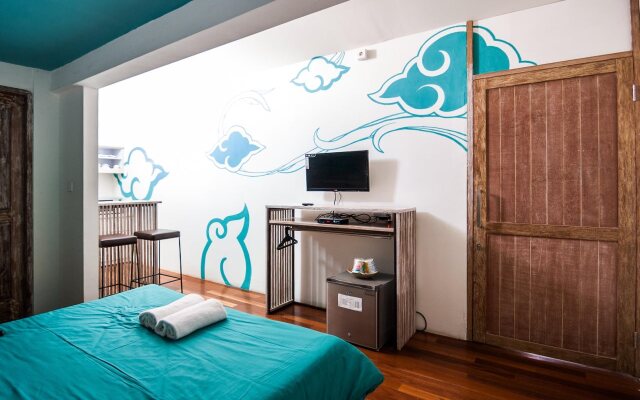 Nau Here Hostel