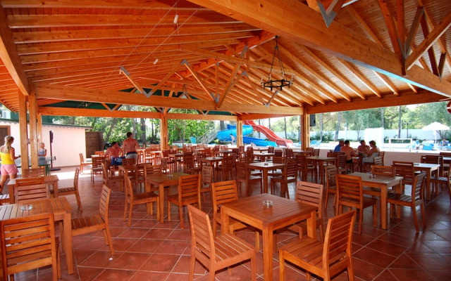 Maya World Golf Side