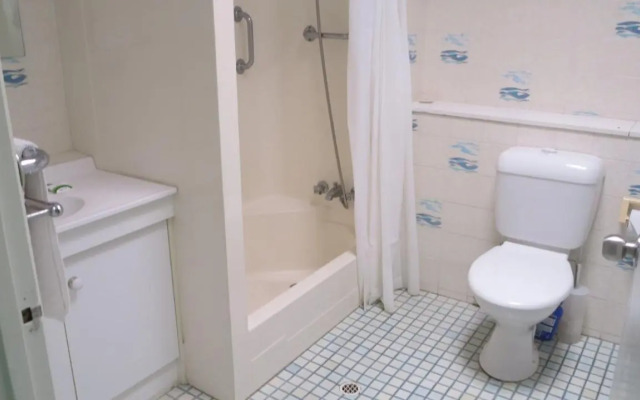 Paradise Apartments Unit 2