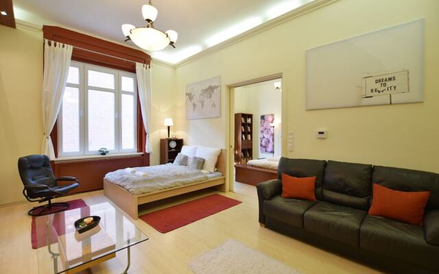 Ultra central apartment at Synagogue