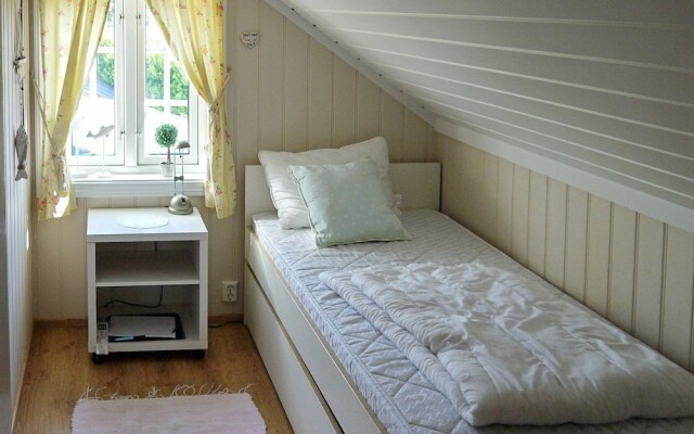 10 Person Holiday Home In Kongshavn