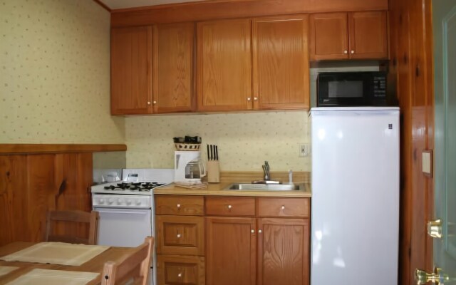 Quail Cove Lakeside Lodge