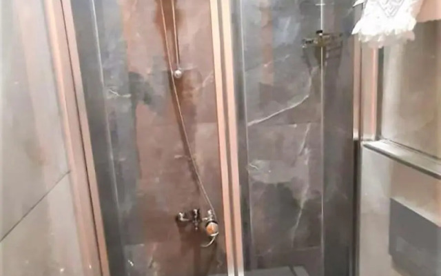 Valentine Suites Hotel