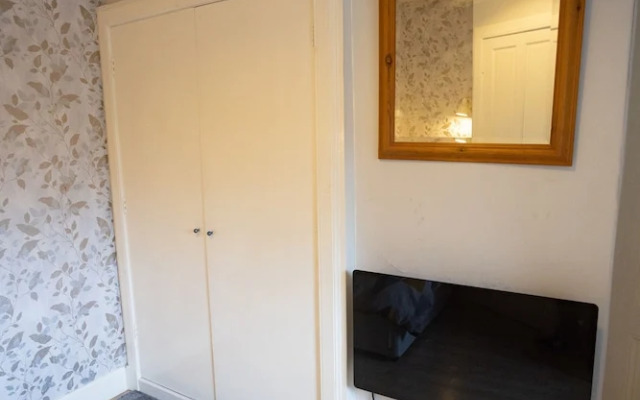 Sandgate 2-bed Apartment in Ayr Central Location