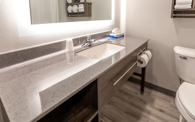 My Place Hotel - Midland