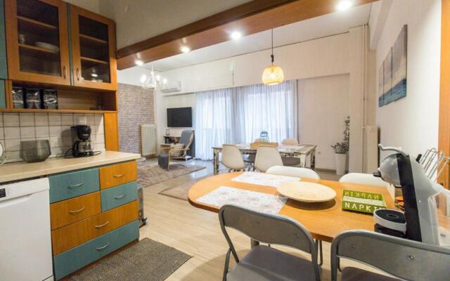 Stylish apt in Athens center