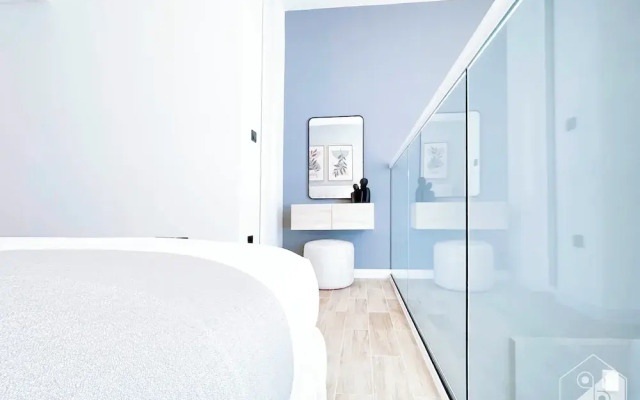 Luxury 1-br Villa in Rukan: Dubai Skyline Views!