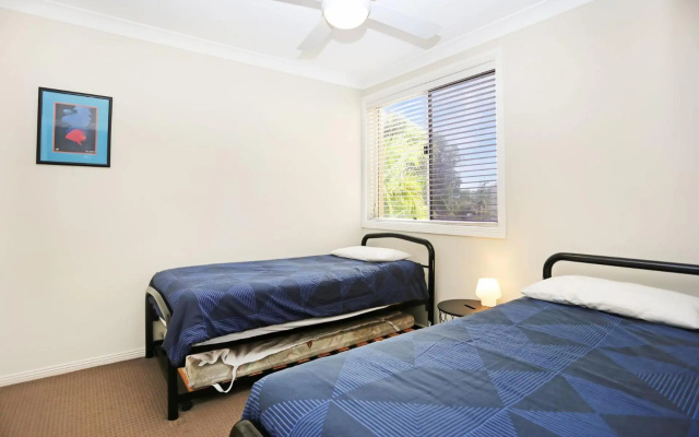 Aquarius Apartment 4 – Guest Rooms – Hawks Nest