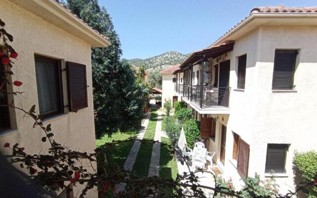 Hotel Raptis Residence