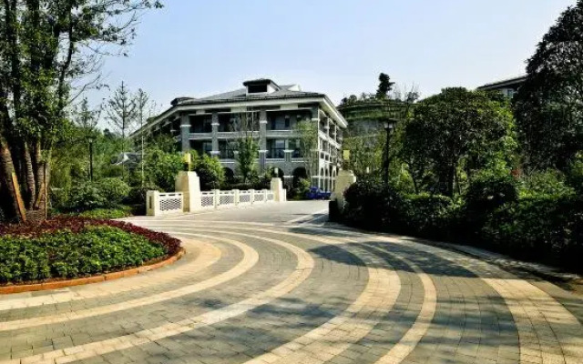 Chishui Yangtze Peninsula Hotel