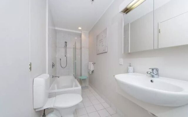 Auckland CBD Quality Apartment B & B