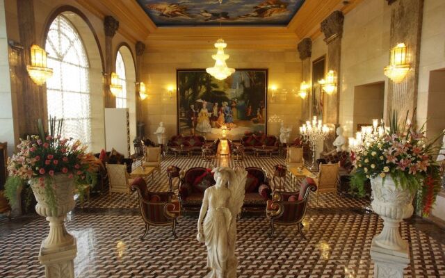 Imperial Grand Palace Hotel