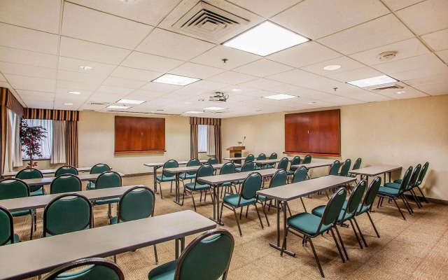 Comfort Inn & Suites Somerset - New Brunswick