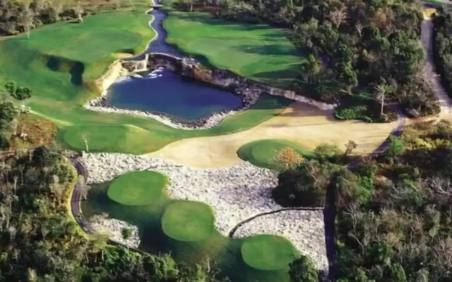 9th Hole Villa