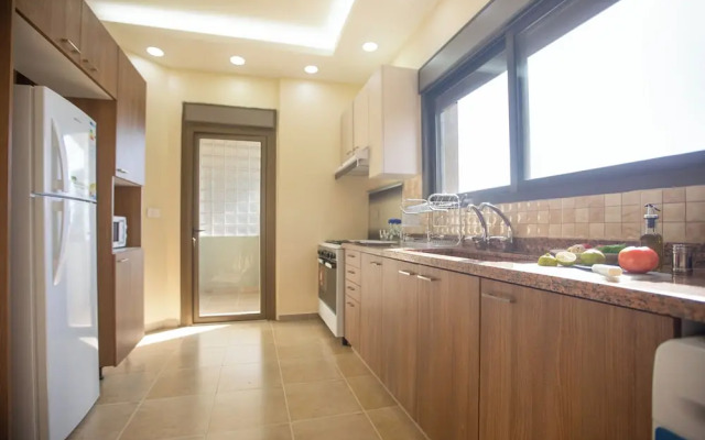 Akl - Chic Apts & Balconies in Batroun