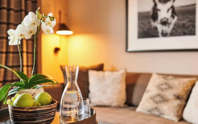 Serviced Luxury Chalet Evi