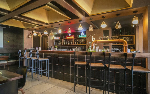 Capital O 35572 La Brook