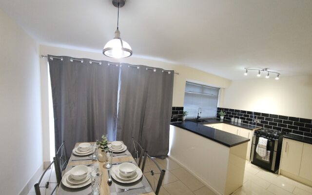 Captivating 3-bed House in Newcastle Upon Tyne