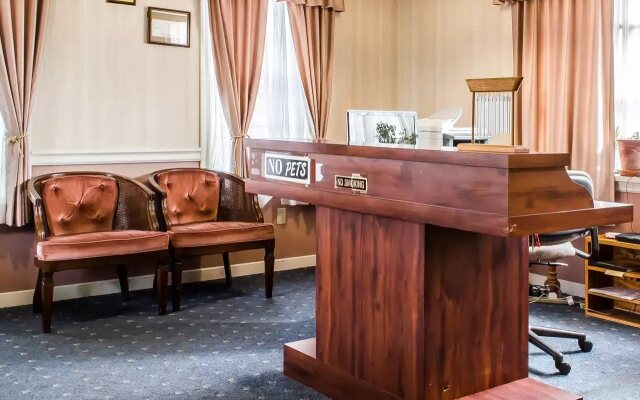Rodeway Inn Akron