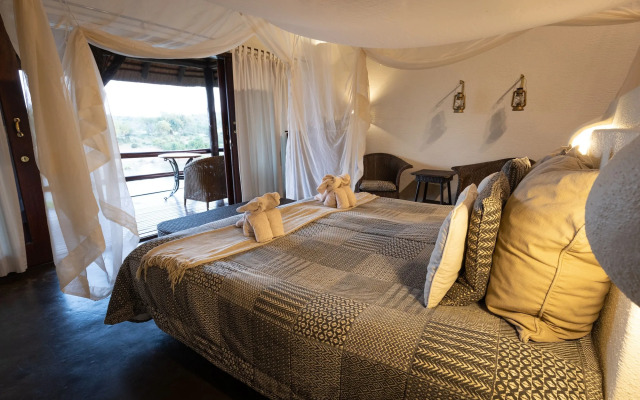 Nyati Safari Lodge
