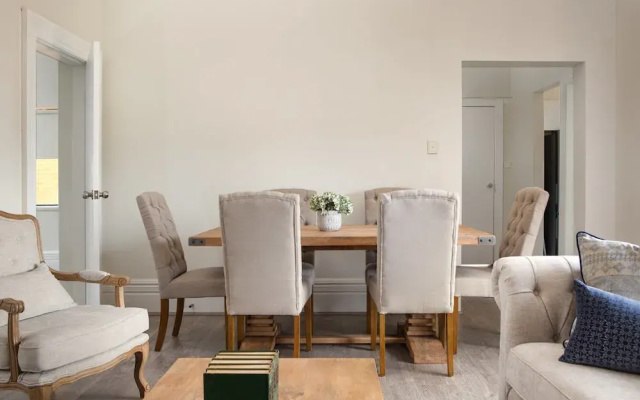 Central 2-bed Apartment With Private Parking